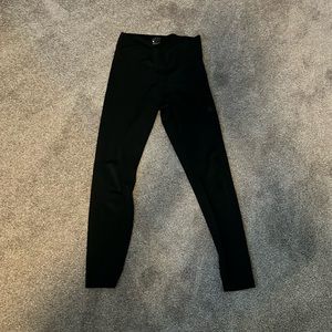 Nike Dri Fit Leggings w/ 1 pocket